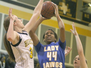 Turnovers help Cove swat Hornets